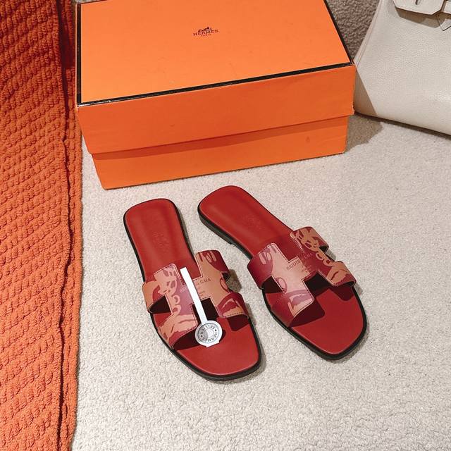 3D打印出厂价P Hermes 爱马仕H拖鞋Oran凉鞋系列 时尚又百搭 超级舒服 每个细节都做到极致 原版丝绒面料 原版1:1独家私模鞋面 原版真皮沿条大底