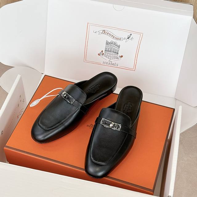 皮扣出厂价P Hermes Oz穆勒鞋系列 时尚又百搭 超级舒服 每个细节都做到极致 原版定制Nappa小牛皮 内里羊皮 原版私模Kelly纯钢五金配件 大底：