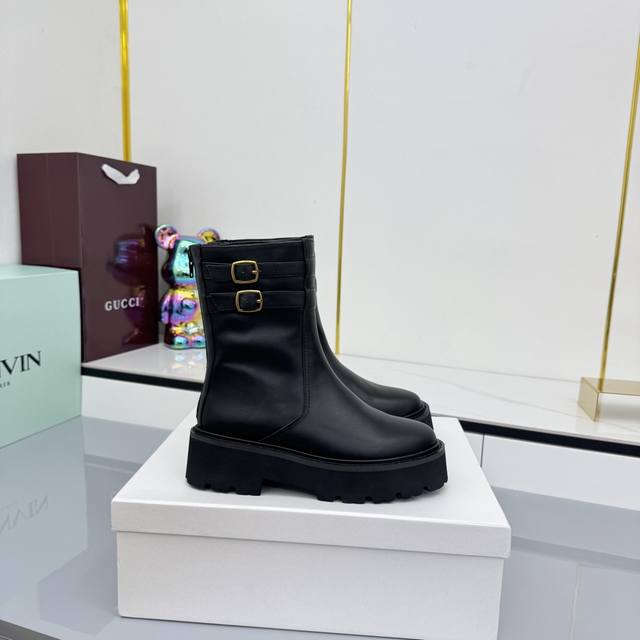 Celine 赛琳2005凯旋门后拉链短靴面料：全粒面头屋牛皮！！内里羊标准码数35 40 41、42订做