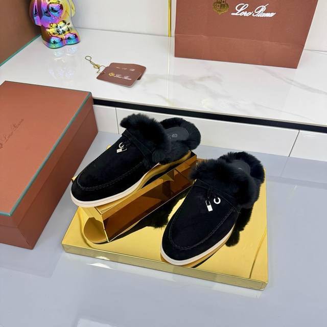 女款 男款 新品发售 男女同款针织兔毛单鞋｜采用 Wish 羊皮面料制作｜鞋面采用独特针织面料制作工艺｜内里全真濑兔毛兔毛，垫脚羊皮 羊毛，全方位一比一复原专柜