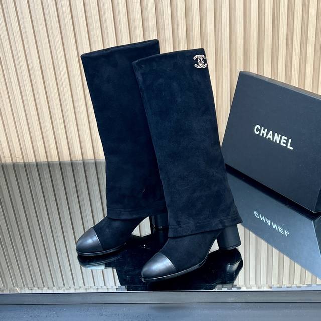 顶级品质 秋冬新款Chanel香奈儿裤管靴 裤靴中筒靴 高筒靴 又是快狠准的给你们带上绝杀单品 时髦就是永远赶在别人前面 又是无敌绝绝子的爆款单品Yyds！ 鞋