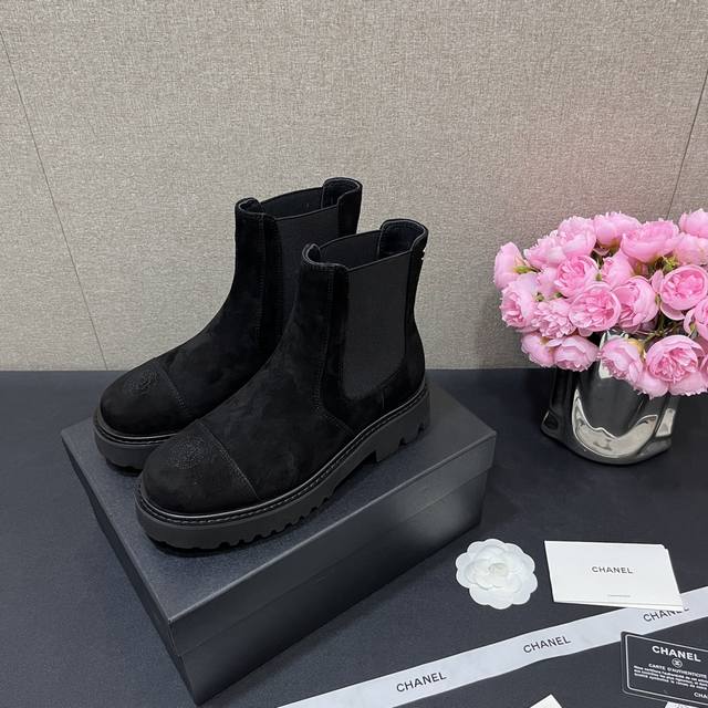 Chanel香奈儿 秋冬B新款单鞋厚底松紧带切尔西靴拼接短靴鞋头电绣山茶花 鞋面原版定制牛皮或羊京 垫脚羊皮内里 重金开模发泡大底 跟高4.5Cm 码数35-4