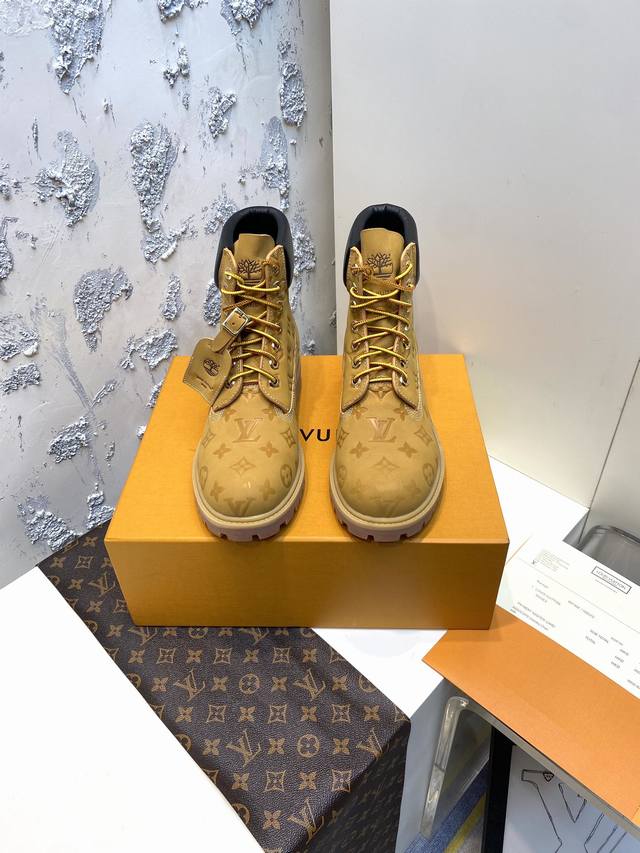工厂P价P：顶级版本 Lv X Timberland 添柏岚 联名款 老花 压花 大黄靴 及踝靴 短靴 Lv X Timberland 及踝靴取材 Monogr