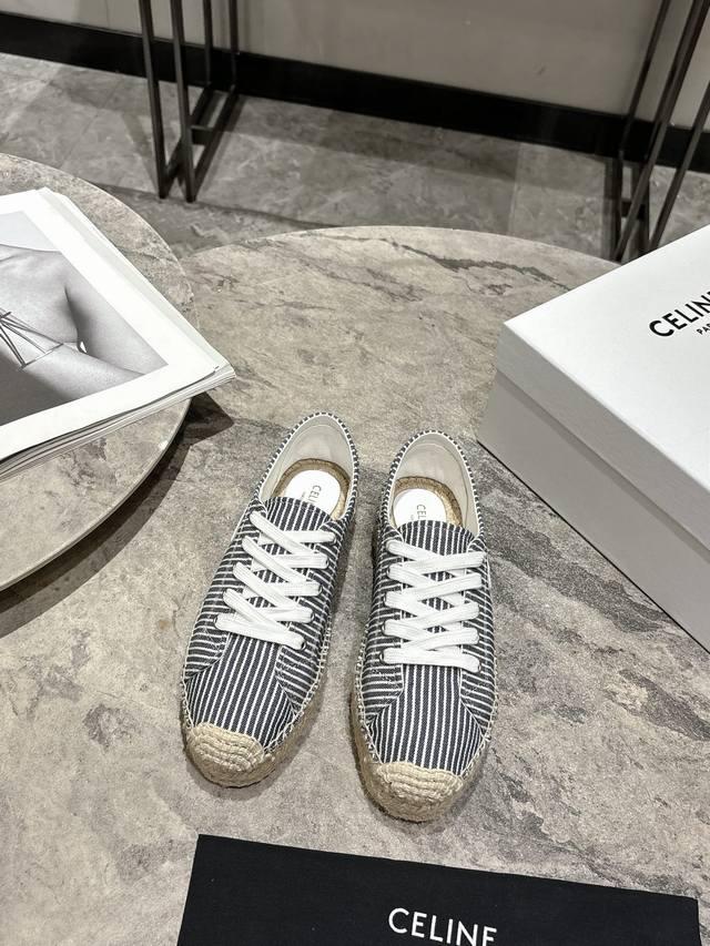 Celine思琳赛琳Celine Runner Cr-03运动鞋鞋舌和鞋后帮饰有Celine标志运动鞋侧面凹印Cr-03字样 鞋后帮和侧面压印Celine标志厚