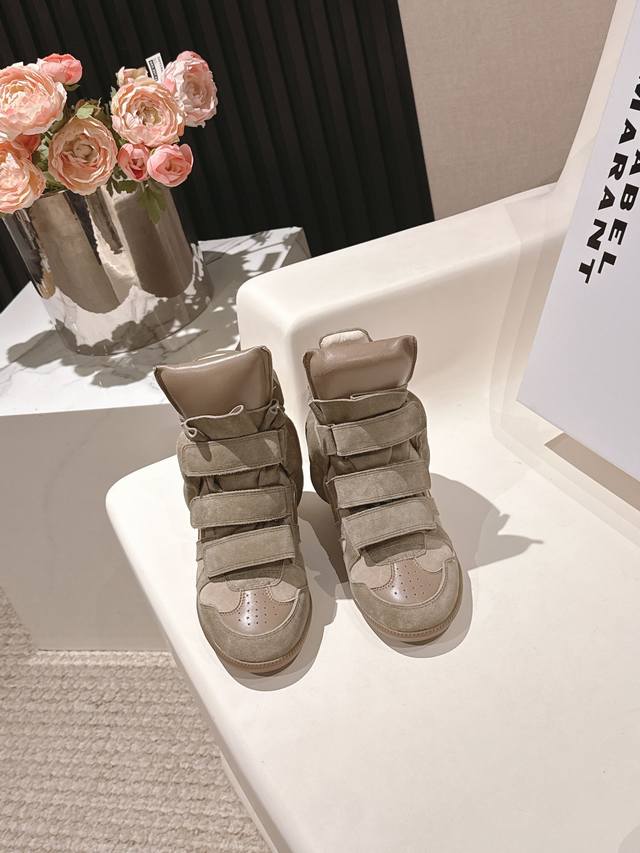Isabel Marant 伊莎贝尔25款秋冬新款 Ins网红博主热推！一双简单又不失高级的靴子... 原版1:1复刻隐线大底！脚感特别舒适 随意百搭！超级适合
