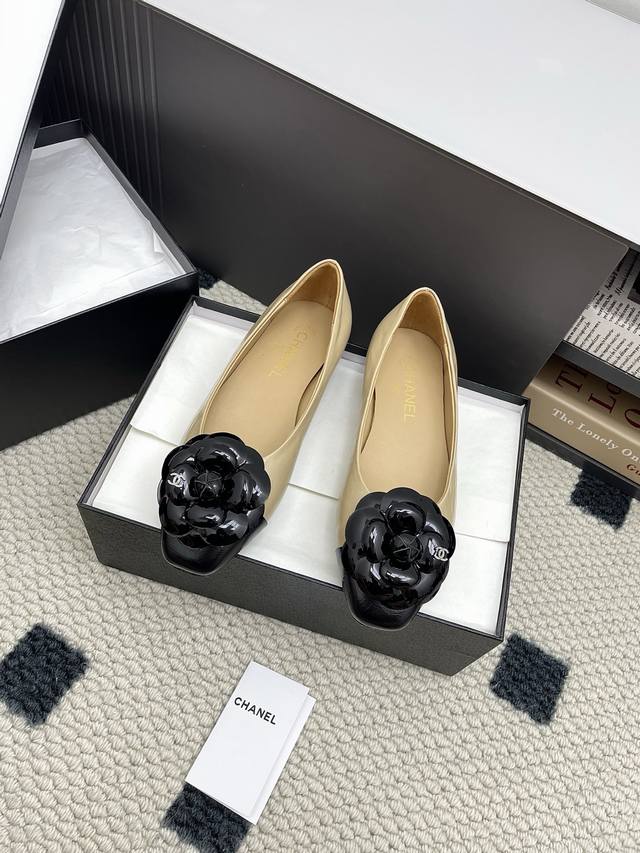 Chanel25Ss夏季新款双C钻扣菱格平底单鞋 玛丽珍鞋 专柜品质 每年必入的经典款之一！设计 更加彰显和品味～所有材质都根据原版定制！购入正品开发。万能百搭