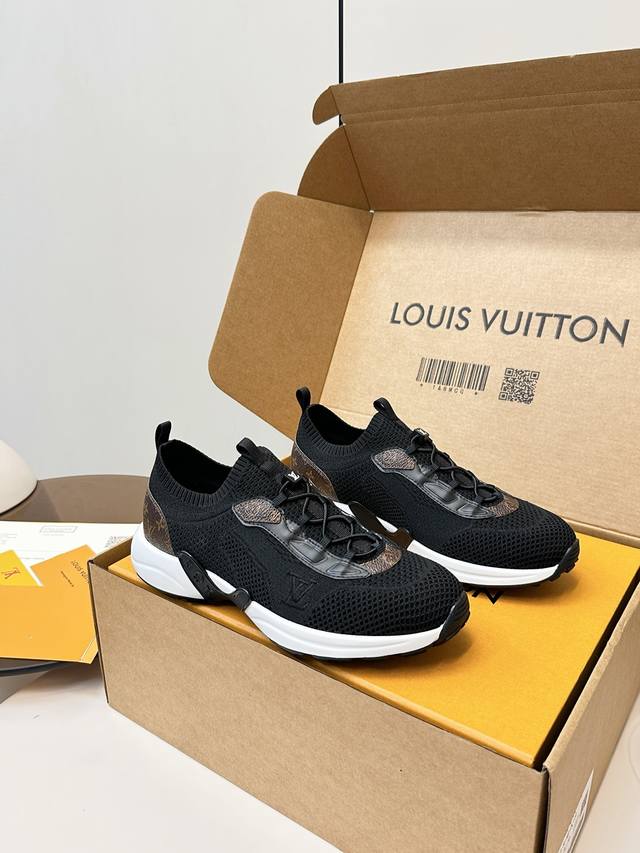 顶级版本 Lv 路易威登L家 驴牌 最新Olympia系列 情侣款 飞织 针织 休闲 运动鞋 跑鞋 原版购入开发 做货 本款 Lv Olympia 运动鞋为针织