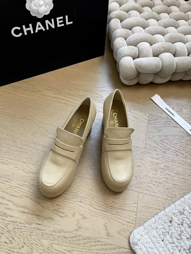Chanel 新款乐福鞋粗跟 顶级版本！抢先发售 鞋面内里均羊皮 真皮大底 码数：35-41 40 41定制不退不换
