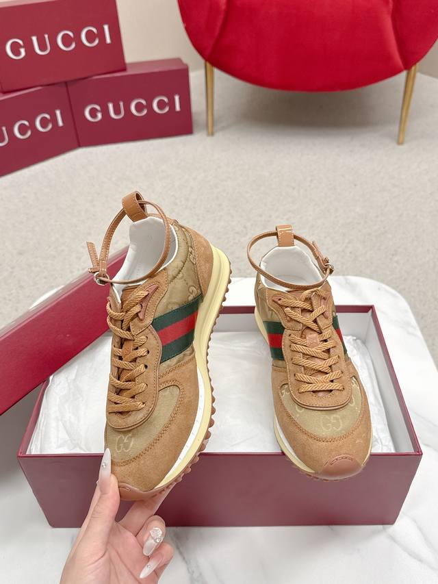 女 Gucci古驰2025最新春夏走秀款 运动鞋 阿甘鞋 超火的25秀款单品 出镜率超高 好多明星网红种草 经典的鞋型设计采用创新缝线工艺打造如水般的流动质感