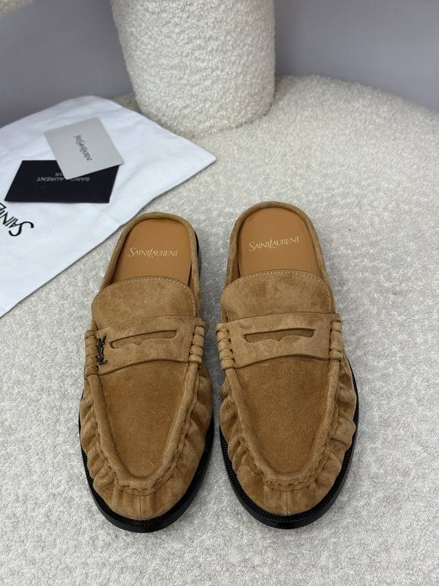 顶级品质 ｜配飞机盒 Saint Laurent Fw25 New Arrival～ Ysl圣罗兰新款褶皱半拖 乐福鞋 设计简约又不失高级感上脚舒适好看 鞋面：