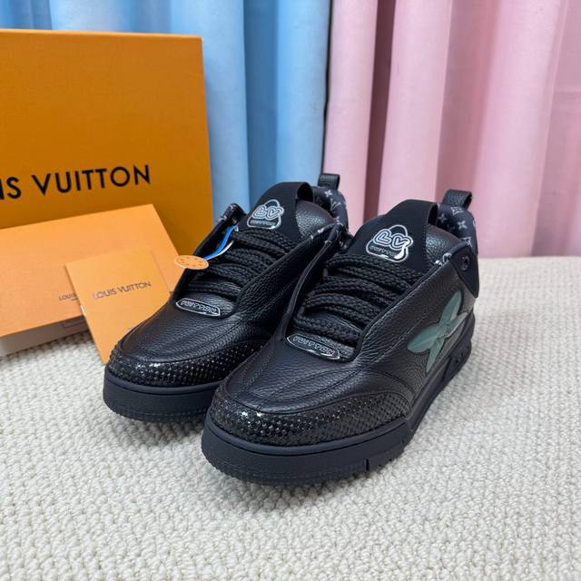 面包鞋 升级版 Lv-路易-威登 Pk市场一切版本 情侣款 走秀新款 篮球板鞋 代购品质 原版1：1开发复刻！！上脚非常舒适 做工精细 鞋面由意大利进口小牛皮拼