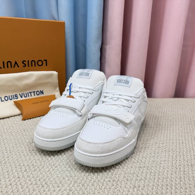 Lvr路易-威登 Pk市场一切版本 情侣款 走秀新款 篮球板鞋 代购品质 原版1：1开发复刻！！上脚非常舒适 做工精细 鞋面由意大利进口小牛皮拼接，侧边饰有品牌