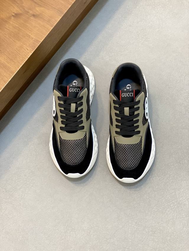 Gucci 古驰 -高端品质 原单 -鞋面：纳帕小牛皮、荔纹小牛皮、电脑刺绣品牌图腾 -内里：水染牛皮 -大底：超轻Tpu 橡胶；双色成型大底 -超高品控 做工