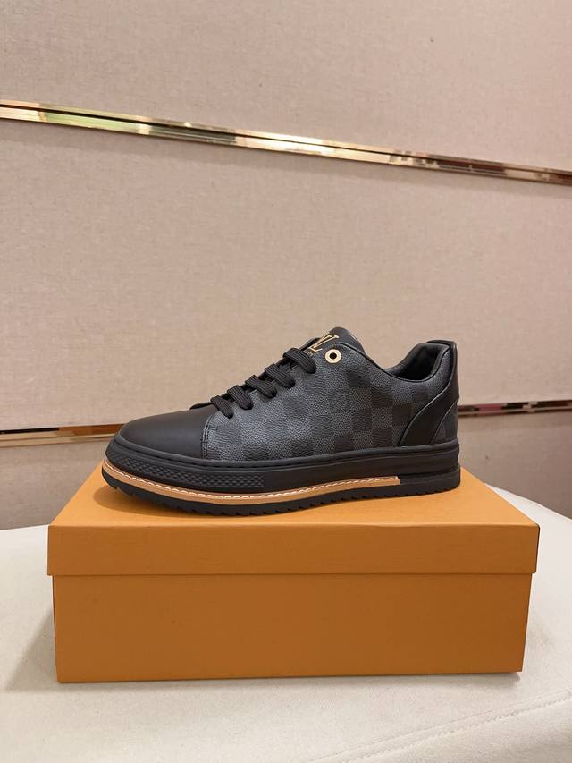 工厂P价 Louis Vuitton 路易威登 Lv 顶级新款专柜同步发售，鞋面意大利进口头层牛皮，全进口羊皮内里，完全1比1复刻，鞋底：原厂特供原版底，独家活