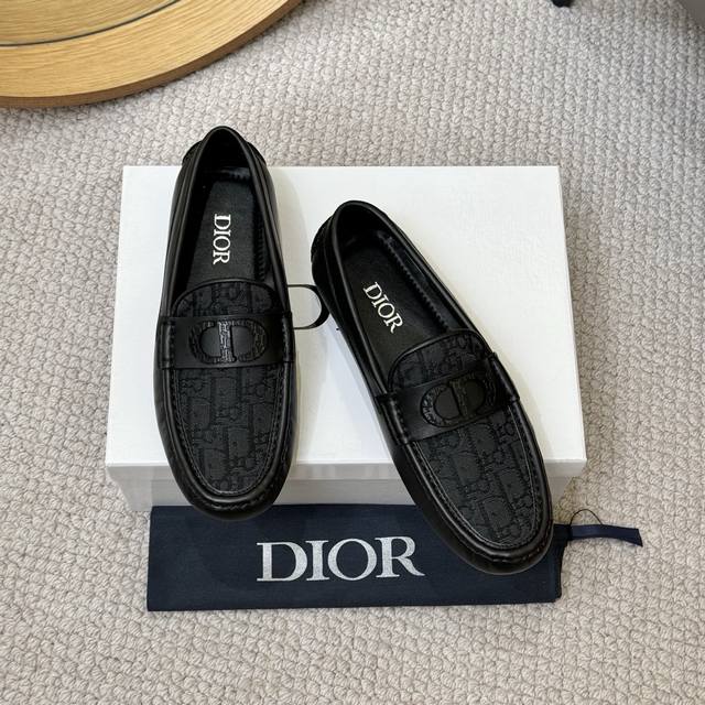 羊里 品质 Dior 迪奥最新报到 实拍爆卖豆豆鞋Dior 新款豆豆鞋比利时籍设计师Martin Margiela出任古奇鞋履设计师 Y魅力十足 奢华风格绅士鞋