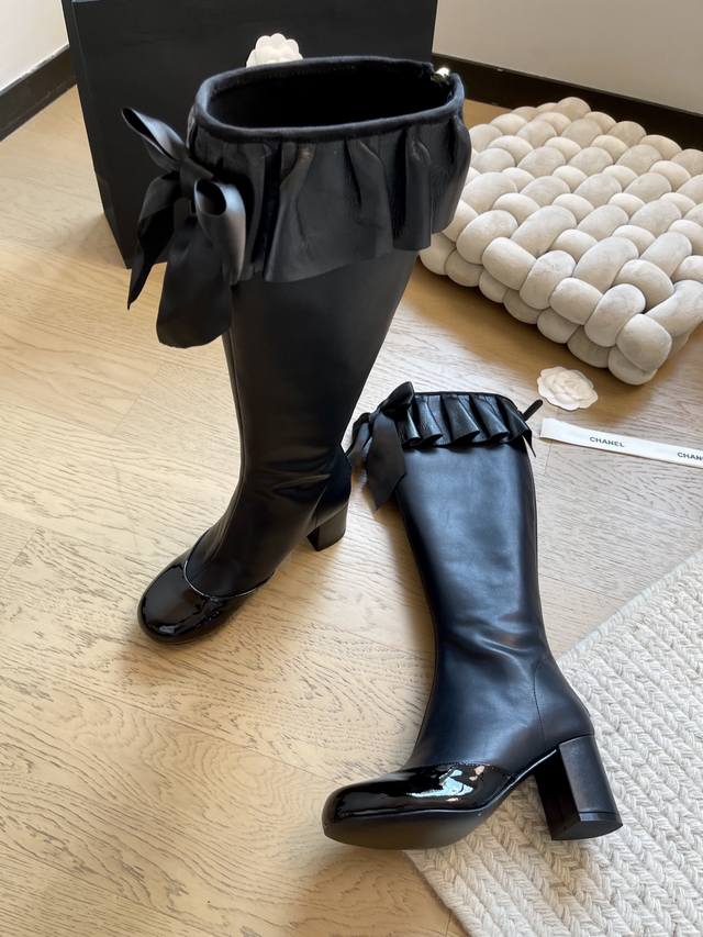 Chanel 25K秋冬粗跟蝴蝶结长短靴系列！ 常青款！秋冬必入单品~ 鞋面牛皮 布面 内里进口羊皮 原版防滑大底 跟高6Cm 码数：35-41 34 40 4