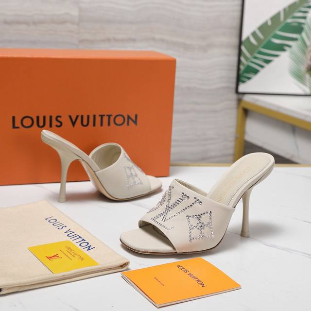 Lv 路易威登 25 2025 早春新品 顶级版本专柜主打最新款 烫钻高跟拖鞋 单鞋 硬货上新 高版本 鞋面：荔枝纹牛皮 内里：进口山羊皮里 大底：真皮大底 1