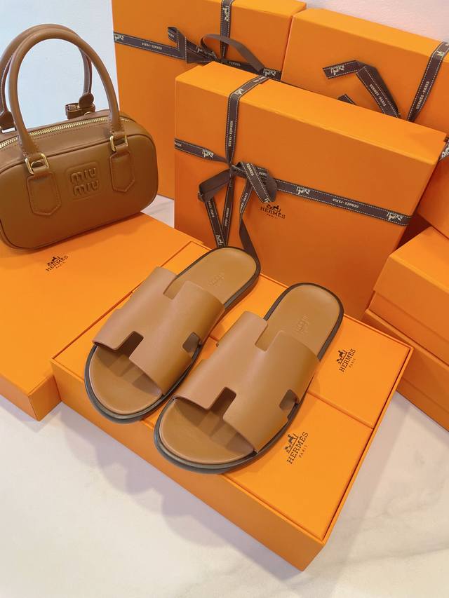 特殊材质+20 2025Ss 全新升级版本 HermèS 包装升级，版型做工材料升级 Hermes高端版本纯手工鞋 顶级产品爱马仕拖鞋 经典之最，真正的手工鞋，
