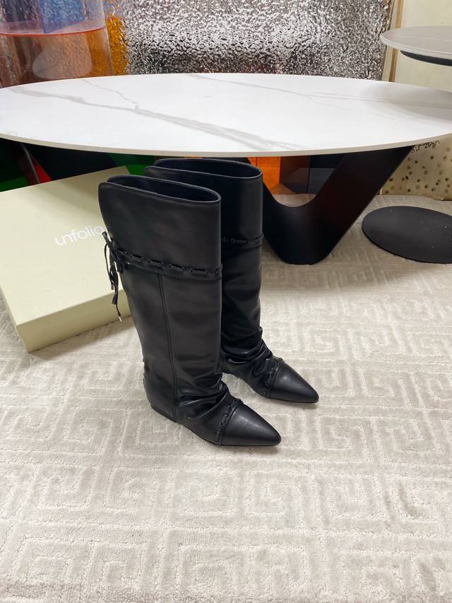 出厂 小众品牌 Unfolio25Ss秋冬新款 爆火堆堆靴时髦复古翻口直筒短靴 长靴堆叠感及膝靴踝靴 Sienna 堆叠感踝靴，黑色甄选小牛皮，皮质光滑细腻，纹
