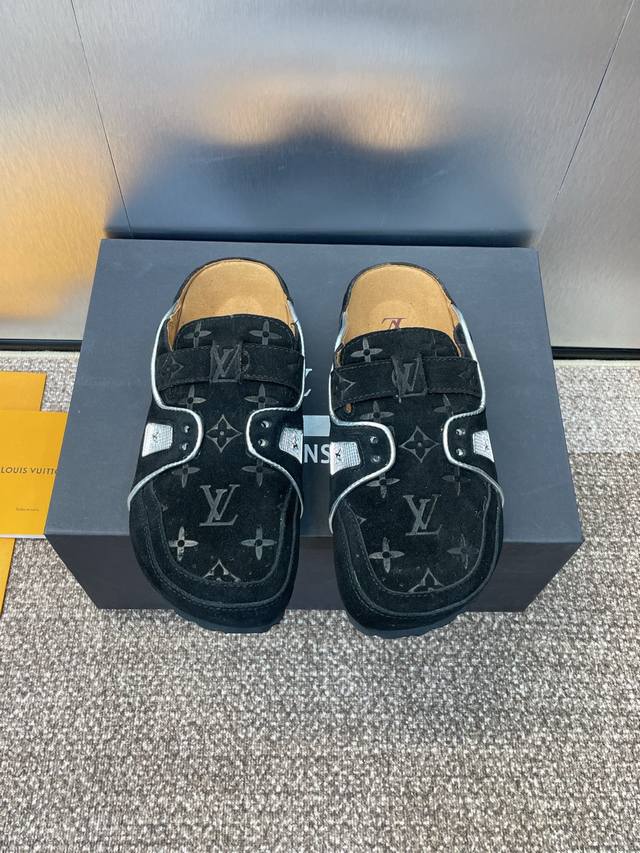 工厂P价P Louis Vuitton X Birkenstock联名合作款2025秋冬新款情侣款包头勃肯鞋 Lv字母Logo厚底拼色穆勒拖鞋 材质：鞋面进口牛