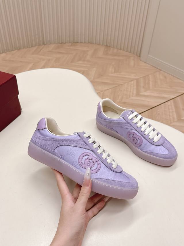 Gucci 古驰 2025新款休闲鞋运动鞋 板鞋，小白鞋，充满街头感的一双鞋子，延续经典设计非常赞 这款鞋有它自己独特的设计，皮革鞋面非常好打理，独出心裁，别具