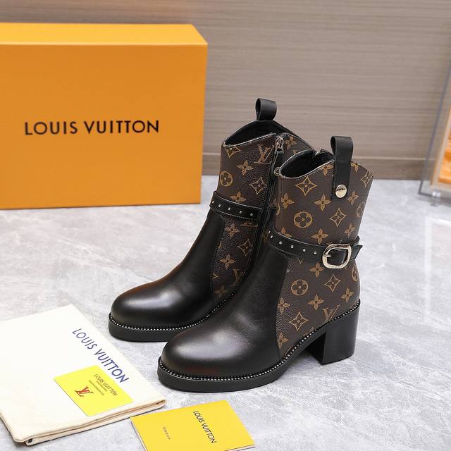 代购级！全配套包装 Loui& Vuitto& 本款Silhouette 小V跟尖头骑士靴，Lv新元素子母扣装饰、工艺复杂、V跟+大底边镶钻设计、尽显高贵气质、
