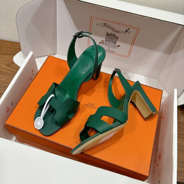飞机盒10Hermes...爱马仕A Eclair 2025新色+爆款系列！ 版型超正，有一定厚度**显腿长！透体透气 舒适的小牛皮 春夏拼色兼具颜值舒适度的单
