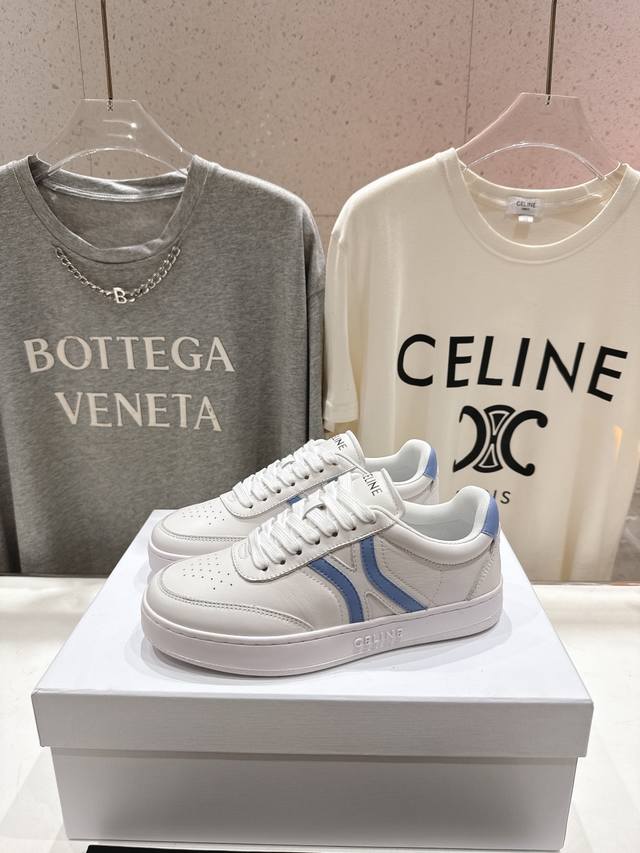 高版本出厂 薄底 Celine*思琳赛琳 2025Ss新款徽标系带薄底休闲鞋小白鞋 简单舒服，干净利落，增高显腿细，无论是单穿还是搭配阔腿裤，高街又复古一起来做