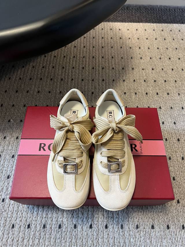 Roger Vivie* 25Ss 新款德训休闲鞋 注重舒适度的宝子一定要留这款！莞产版本，原版开发，版型专柜一比一，细节处理专柜一比一，经典简约的款式设计，百