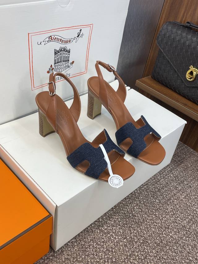 工厂P价P 莞产 代购级 爱马仕 Hermes 春夏经典款 Joy 粗跟拼色工字拖女鞋 H家高跟圆头露趾果冻色后空凉鞋 材质：环保透气水洗牛仔布面+水染牛皮内里