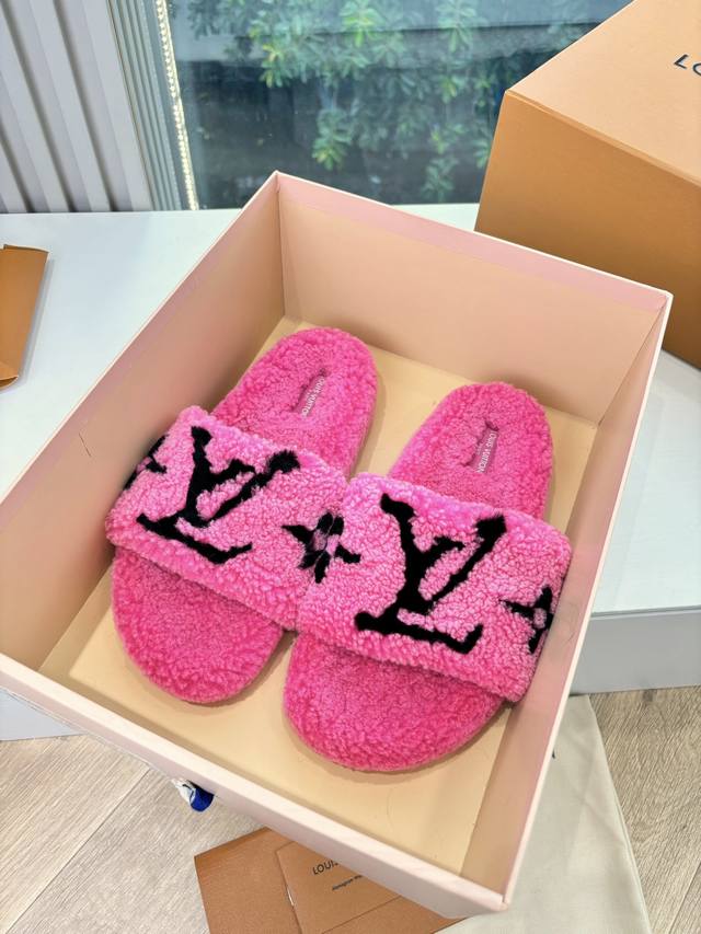 G122Louis Vuitt路易威蹬Lv毛毛拖 限定款居家酒店拖鞋 皮草拖鞋頂级品质水貂打造！超温暖的感觉，穿上仿佛踩在云朵上 经典水貂精致高级！ 面料：双色