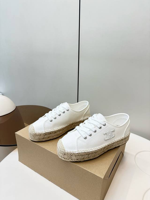 Celine｜思琳家25最新款凯旋门厚底渔夫鞋 超多明星网红种草 专柜一鞋难求 经典永不过时的鞋型 简约的设计 极具辨识度的品牌调性 帆布面料+凯旋门牛皮Log