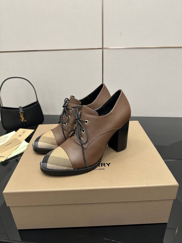 高版本 Burberryy巴宝莉2025春夏最新独家推出复古优雅知性风格 高跟鞋 Burberry博柏利英国奢侈品牌，典藏米色，原版1:1复制，贴身弹力针织式及