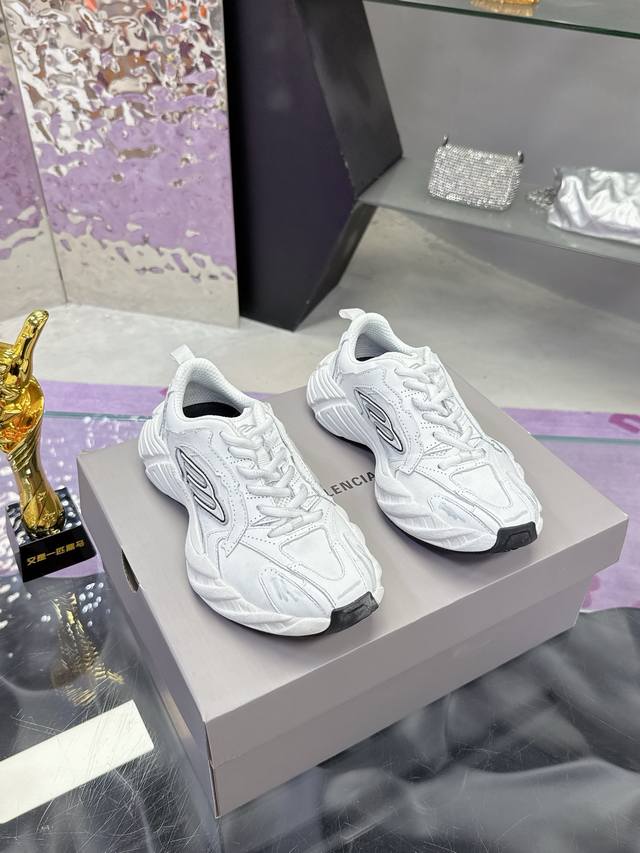 工厂P价P： Balenciaga 巴黎世家最新爆款 Sneaker系列情侣款老爹鞋运动鞋 整体鞋型汲取了Balenciaga Track和Balenciaga