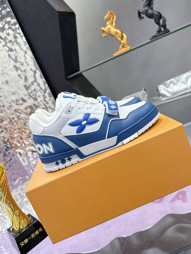 工厂P价P： 顶级版本L V新款魔术贴 情侣款 男鞋 Lv 路易威登L家 Trainer 25开春 新款 休闲 运动鞋 滑板鞋 Lv Trainer 运动鞋的灵