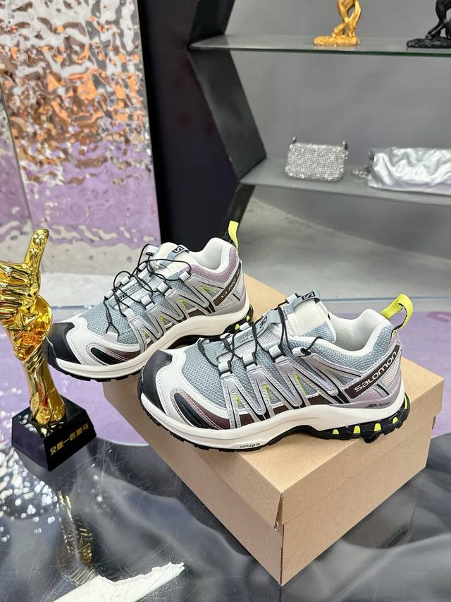 原装版 Salomon Xa Pro 3D Adv 萨洛蒙户外越野跑鞋 户外登山鞋系列 旅游必备 鞋面采用Sensifit贴合技术 全方位贴合包裹脚型 鞋跟部鞋