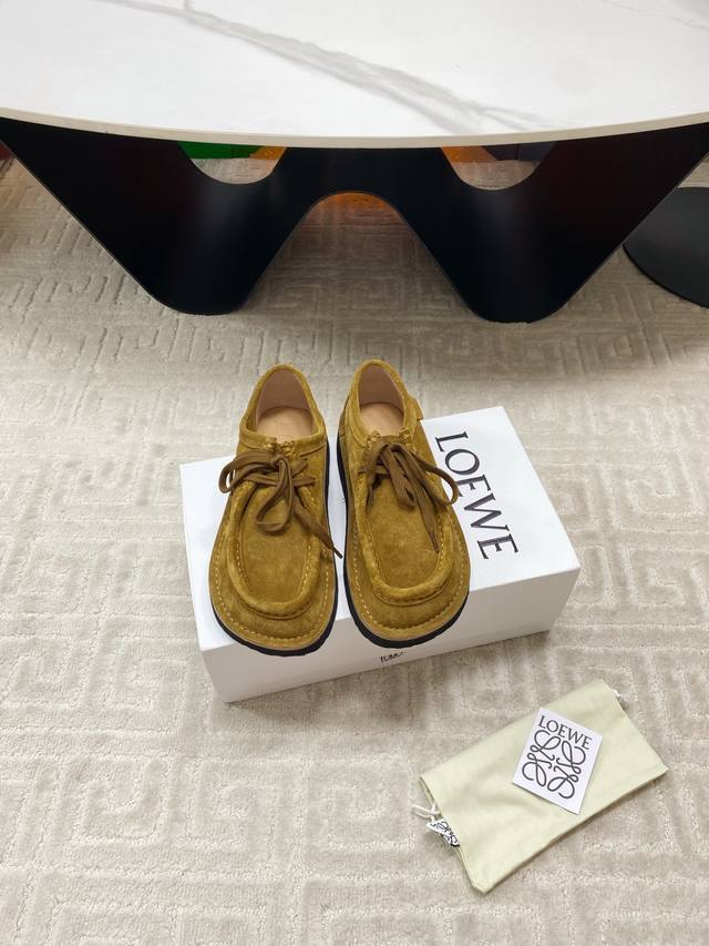出厂 男20 Loewe 罗意威 25秋冬新款乐福鞋 新品 实力来袭 圆头圆脑的鞋头可可爱爱 一鞋两穿 后跟可踩下当英伦拖 超好搭配 上脚软软糯糯 超级无敌舒适