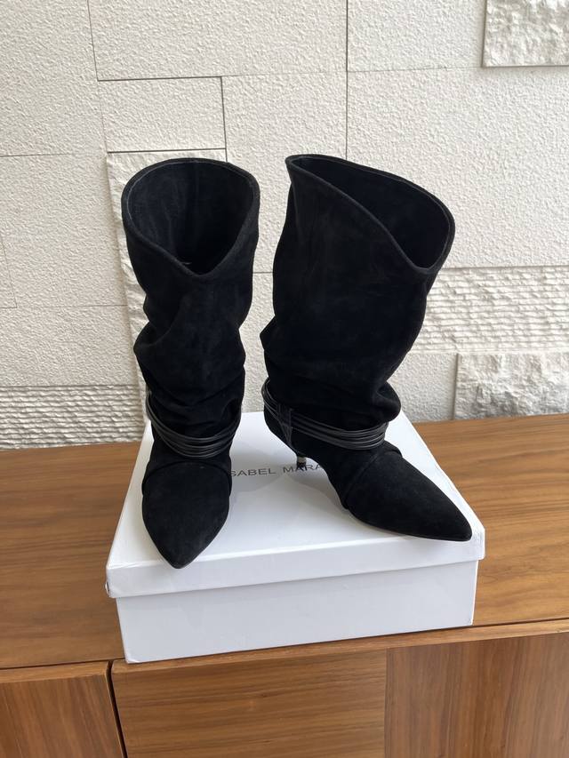 顶级版本： Isabel Marant 2025 早秋新款 Edrika 垂坠 翻口 猫跟 堆堆靴 长靴 Isabel Marant这个品牌非常的开放、真诚。为