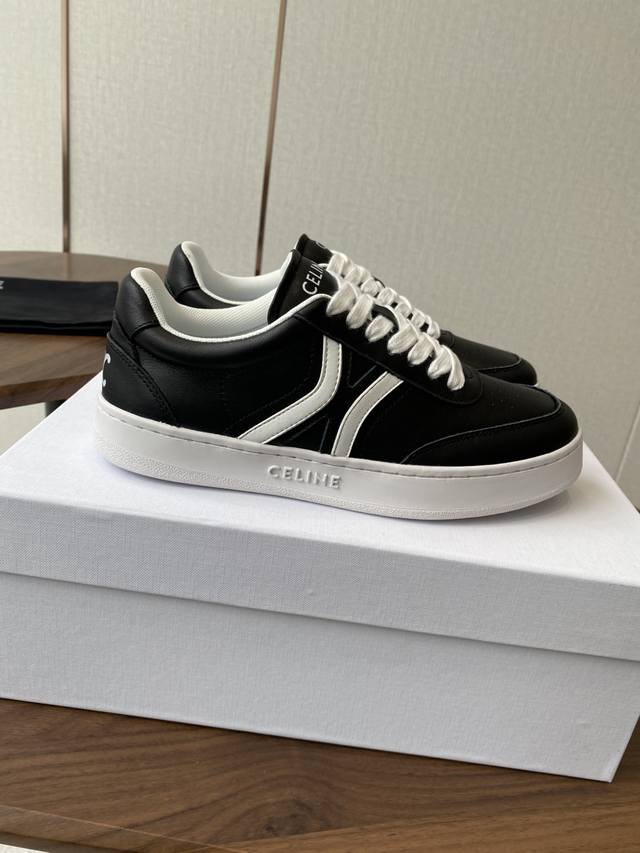 薄底 后底 Celine思琳赛琳 新色 Celine Runner 动鞋鞋舌和鞋后帮饰有Celine标志运动鞋 鞋后帮和侧面压印Celine标志 厚底面包鞋20