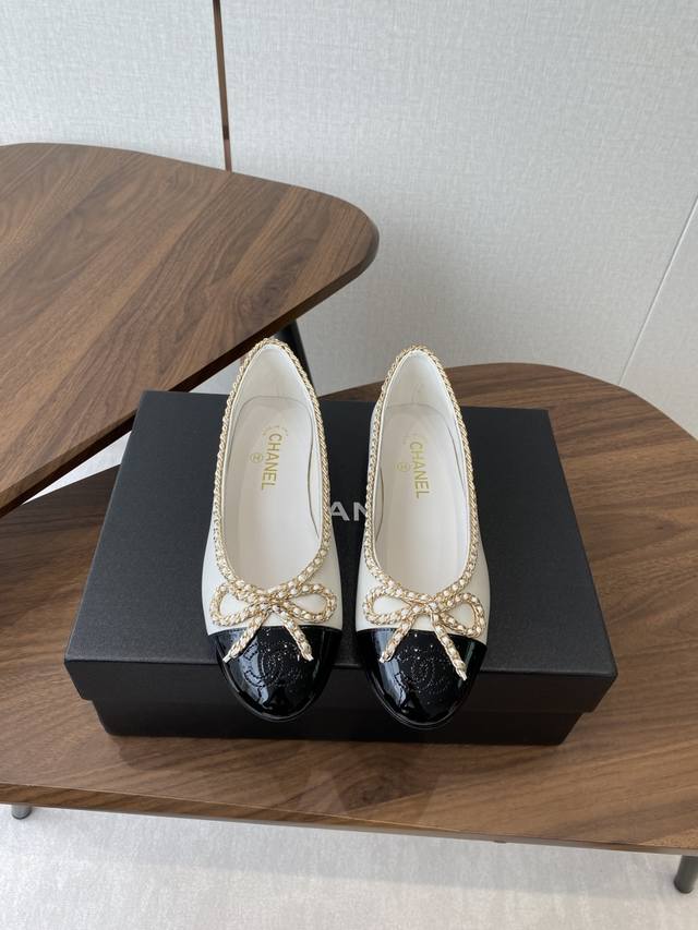 Chanel 25Ss 春夏系列 链条 芭蕾舞鞋 非常火的蝴蝶结 设计手工车线非常耗时耗力 独特大底双拼做法 让你不经意露出亮点大底车线永不脱底牢固永久复古就是