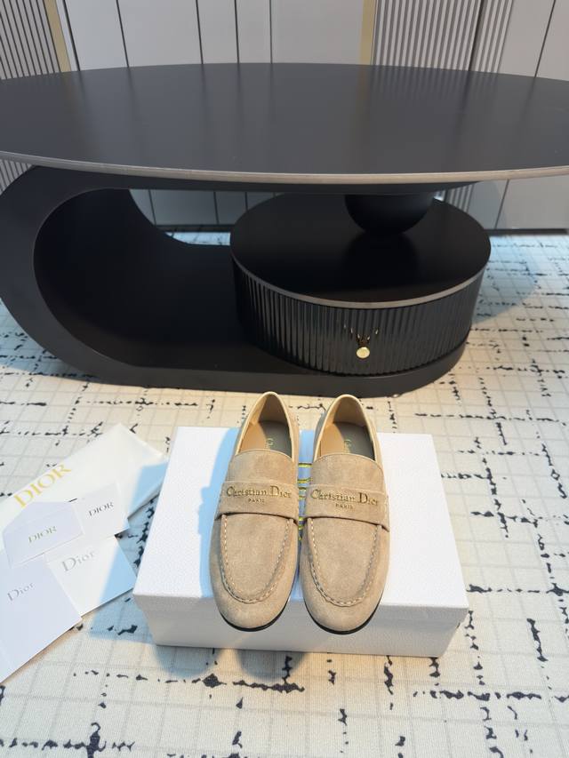 Dior 迪奥 25 2025秋冬新品 顶级版本 专柜主打新款 Dior Boy金属字母扣乐福鞋 硬货上新 Bs代购级别！高级感十足！国内外博主刷爆的一款，复古