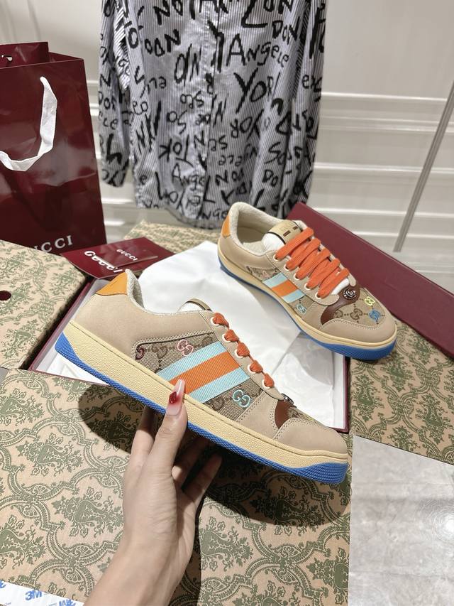 女款 2025最新配色 全新升级版 Gucc* Gg Screener系列运动小脏鞋。原版套楦工艺采用原版Tpu大底。整鞋都采用原版油边工艺。 男39-44 4