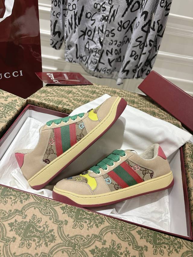 女款 2025最新配色 全新升级版 Gucc* Gg Screener系列运动小脏鞋。原版套楦工艺采用原版Tpu大底。整鞋都采用原版油边工艺。 女35-40 4