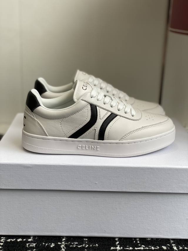 代购级薄底390 厚底 Celine思琳赛琳 新色 Celine Runner 动鞋鞋舌和鞋后帮饰有Celine标志运动鞋 鞋后帮和侧面压印Celine标志 厚