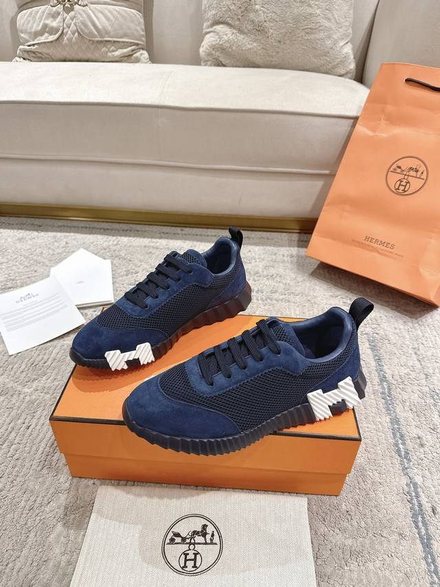 顶级版本 Ss HermèS 爱马仕 初秋新品 情侣款 休闲鞋 拼色设计Mm风 超前时尚 简约高级 随意搭配 上脚非常轻便舒适 鞋面：麂皮 牛皮 内里：羊皮 大