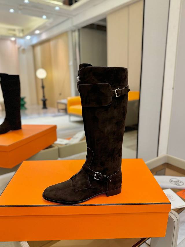 价格P： Hermes 高级 辣妹 爱马仕 Justine 小牛皮 圆头套筒 骑士筒靴顶级牛品匠心好货经典再现拒绝不了的款式谁穿都好看 优雅风格，创造不一样的感