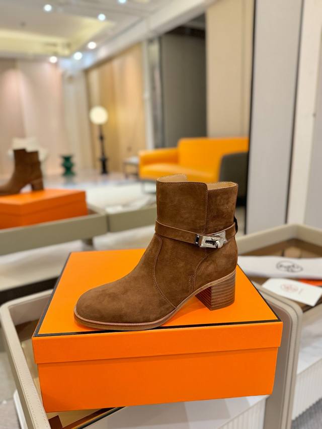 价格P： Hermes 高级 辣妹 爱马仕 Justine 小牛皮 圆头套筒 骑士筒靴顶级牛品匠心好货经典再现拒绝不了的款式谁穿都好看 优雅风格，创造不一样的感