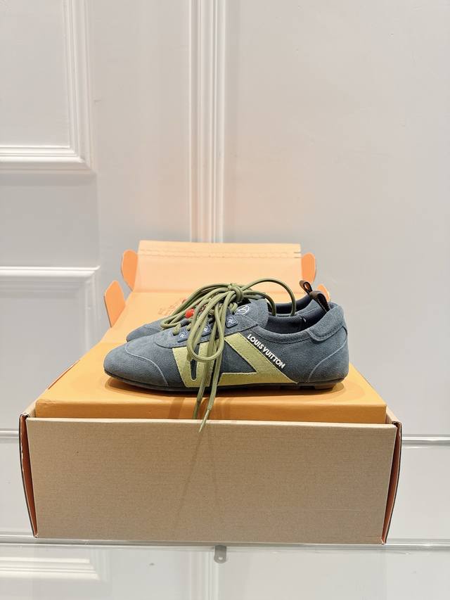 顶级版本：情侣款 470，加扣饰 Lv路易威登 L家 驴牌 最新Sneakerina系列 情侣款 芭蕾运动鞋 德训鞋 休闲 平底鞋 球鞋 原版购入开发 做货 这