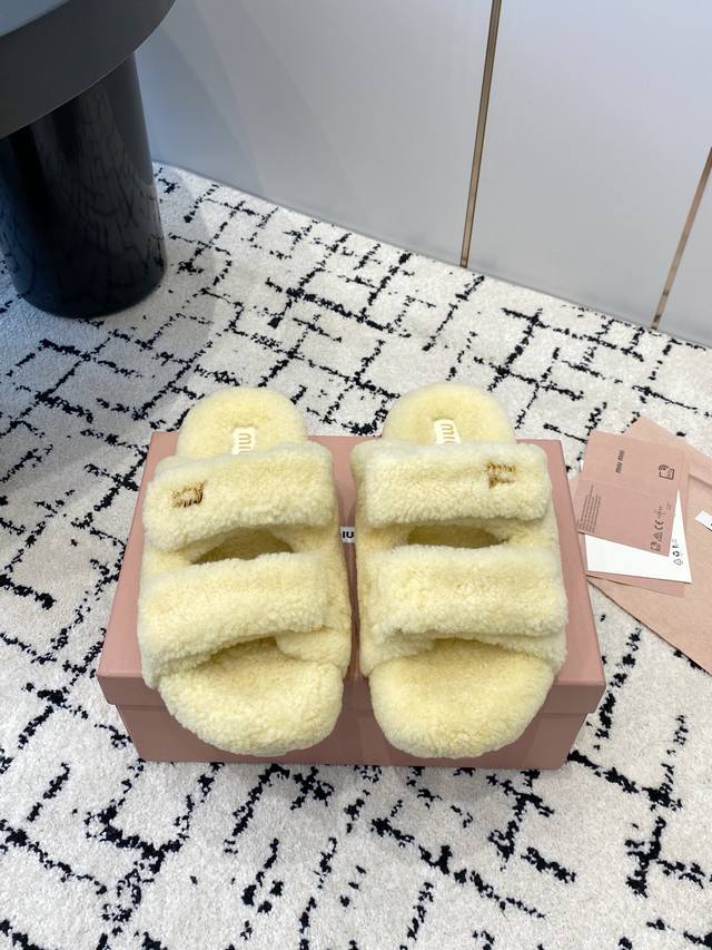 Miu Miu 新款羊毛拖鞋 1:1开模秒杀市场一切版本欧美名媛明星、网红的大爱款 时尚百搭潮流毛拖欧洲进口A级羊毛 与原版一致满鞋全部采用纯羊毛 鞋面和垫脚L