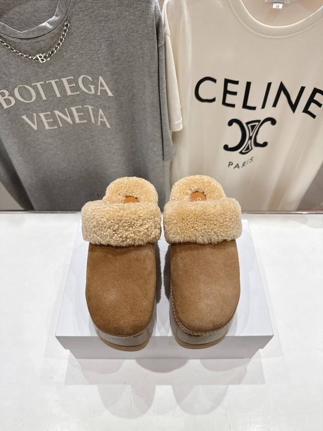 高版本出厂 Celine 塞琳 2025Ss新款F035厚底勃肯半包羊毛拖鞋，上脚非常舒适保暖 这一季的赛琳又让我重新爱了它一次！这季节美鞋太多这款毛拖真的是让